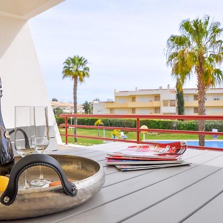 Lovelystay - 2Br Modern, Pool Access, Close To Marina & Beach Quarteira Exterior foto